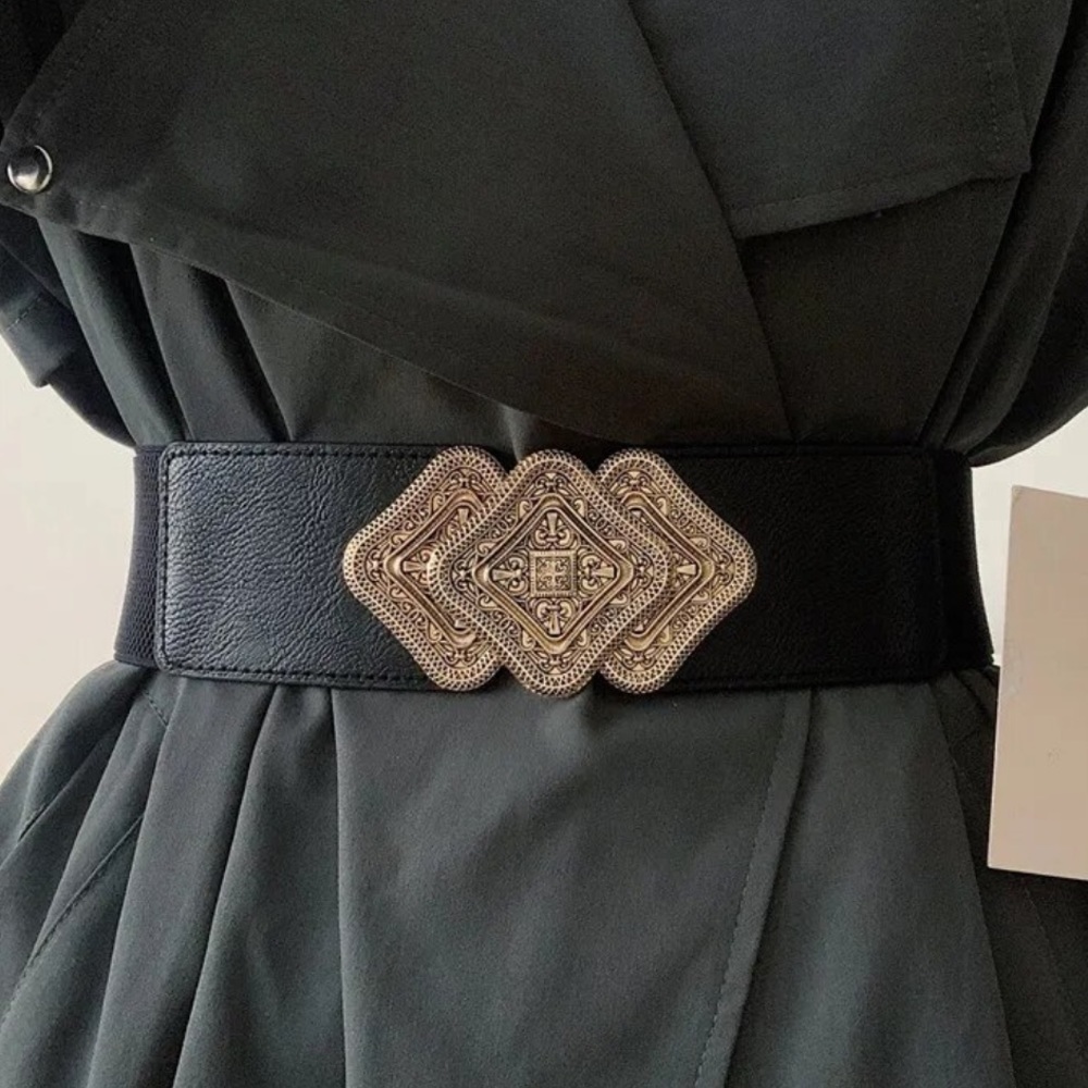 Black Elastic Leather Gold Buckle Fashion Belt - Picture 2 of 9